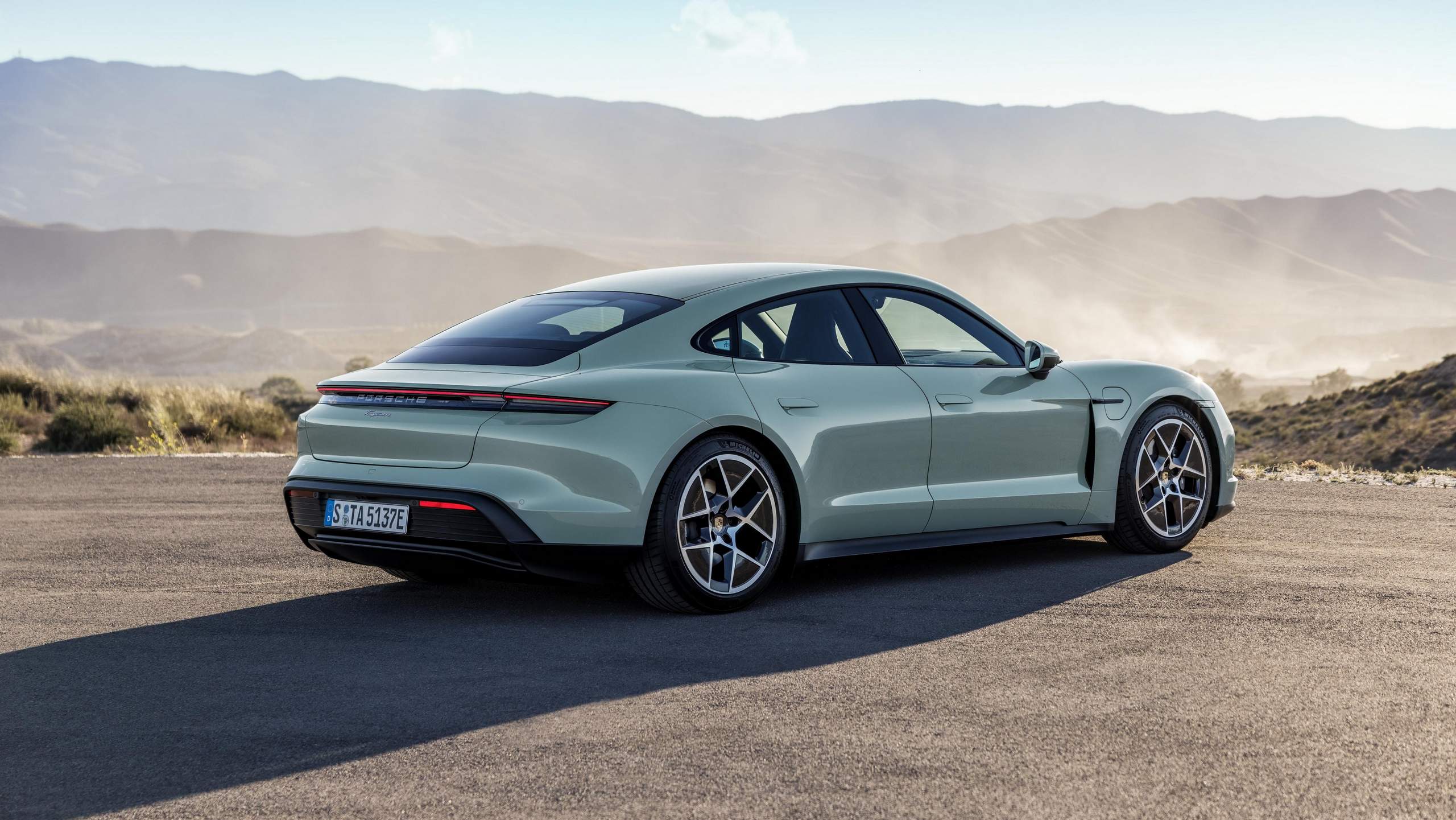 Porsche Taycan ‘E-Shift’: Vai Mākslīgā Pārnesumu Pārslēgšana Spēj Pievienot Aizrautību?