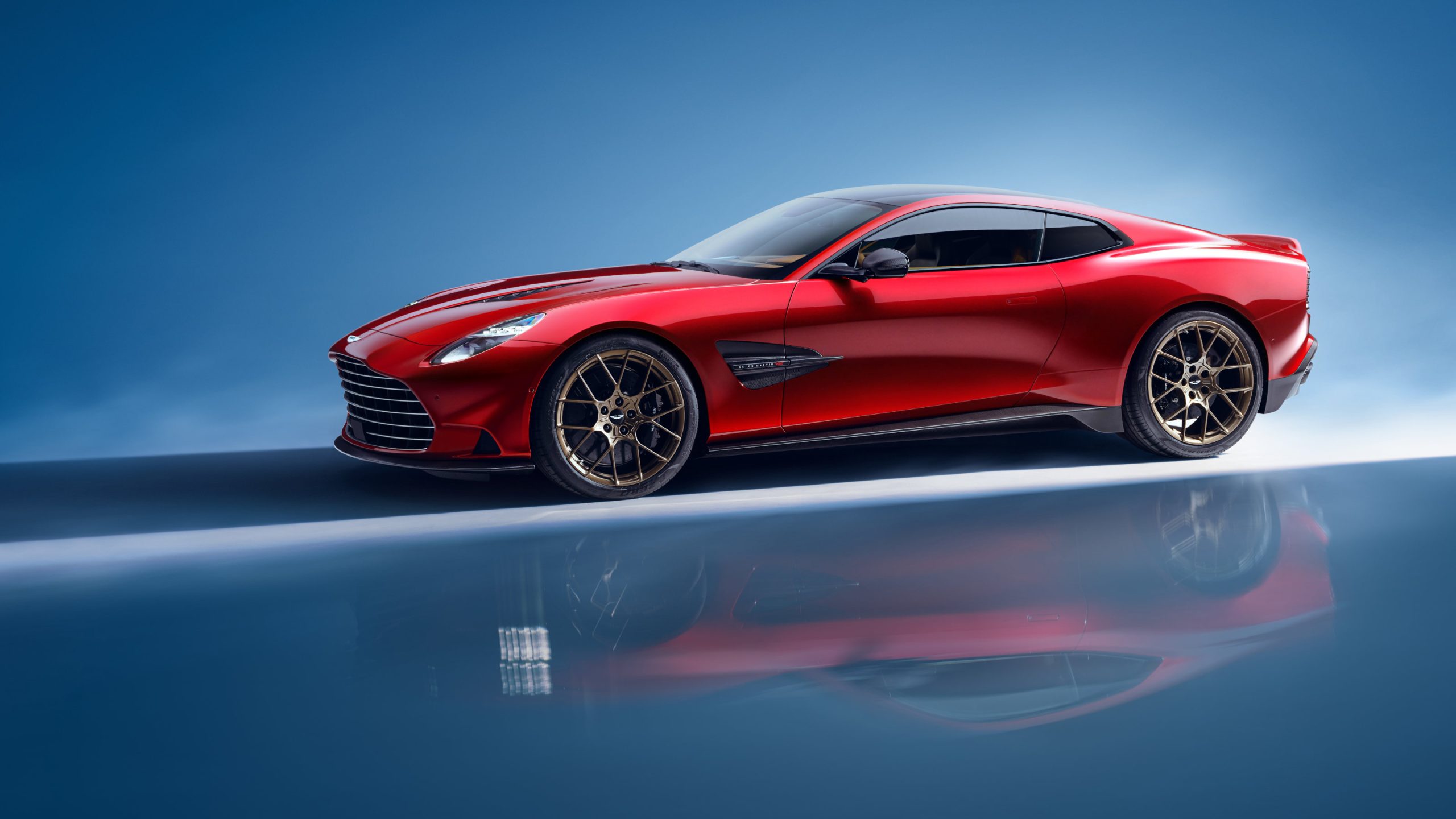 Aston Martin Vanquish 25: Ekskluzivitāte un V12 jauda ierobežotā tirāžā