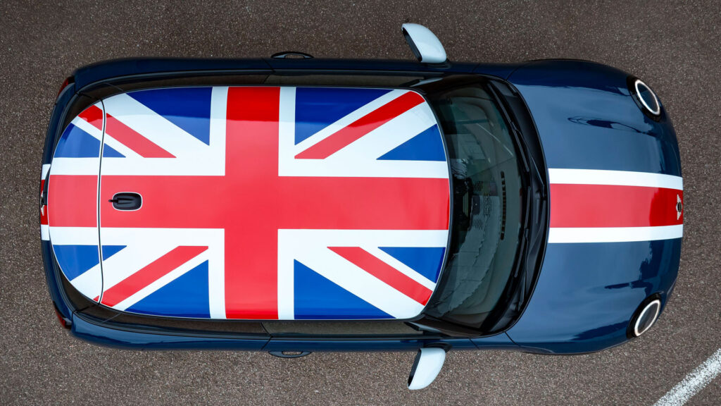 Mini Godina Britu Mantojumu un 25 Gadu Atjaunošanu ar Jaunajiem Heritage un Oxford Izdevumiem