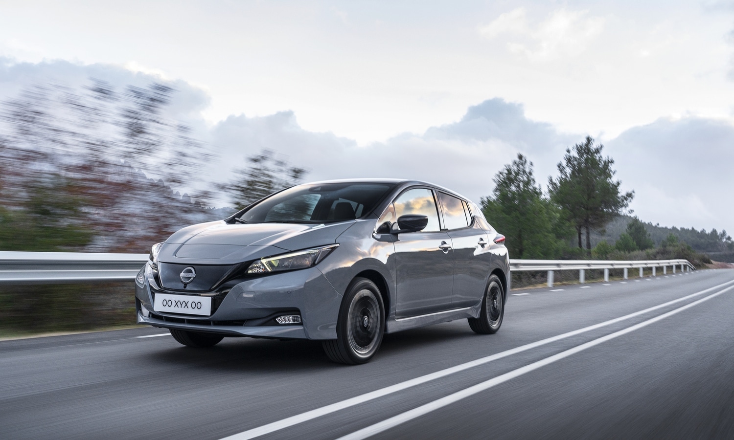 Nissan Pārdošanas Apjomi Strauji Aug, Krosoveriem Gūstot Panākumus, Lai gan Z un Leaf Modelis Sastopas ar Izaicinājumiem