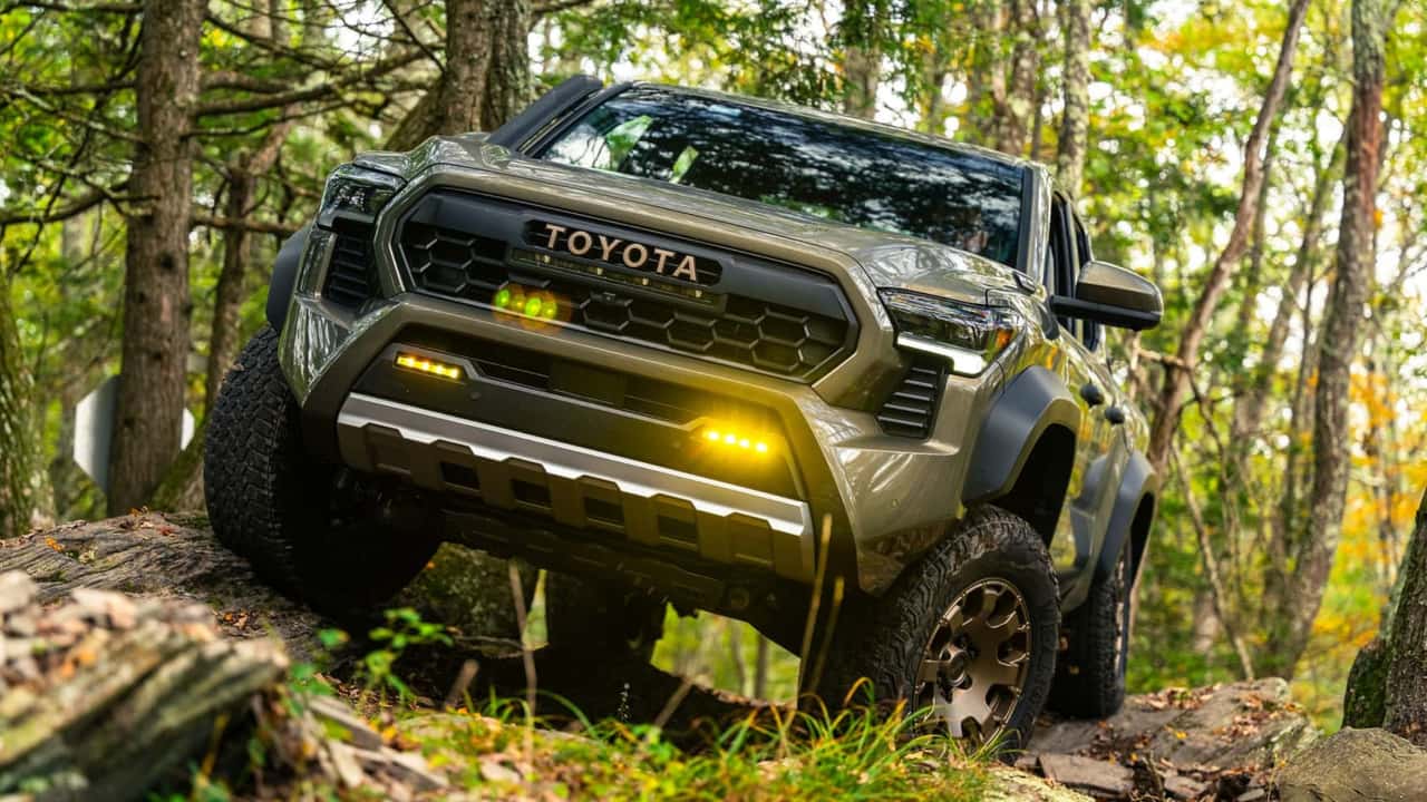 No darba zirga līdz piedzīvojumu biedram: 2026. gada Toyota Tacoma aprīkojuma ceļvedis