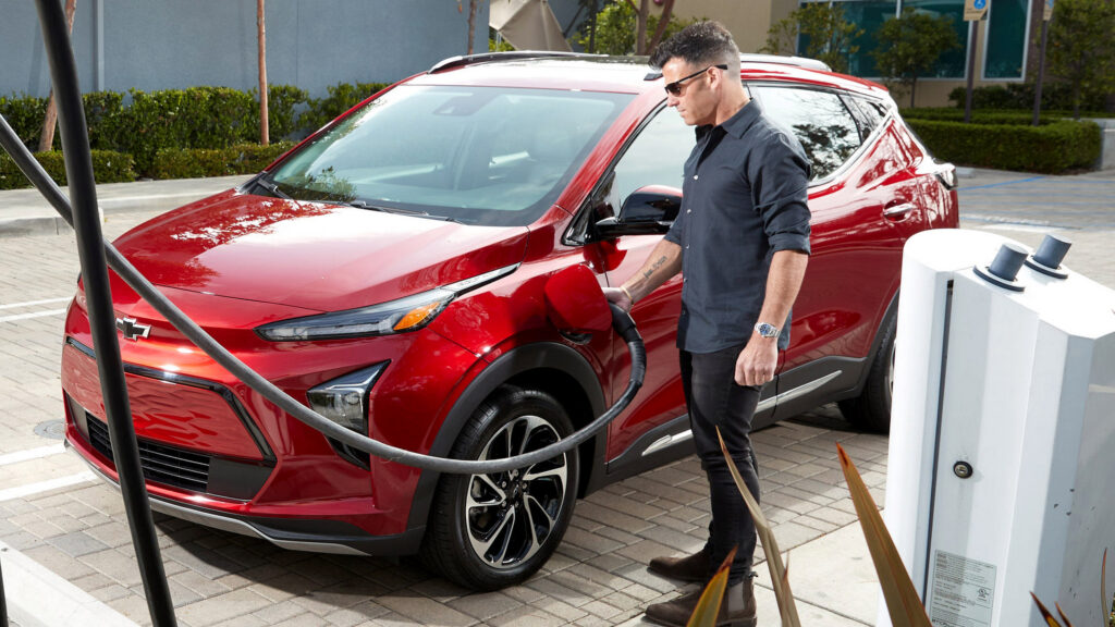 Šokējošs Rēķins par Elektroauto Uzlādi: Autovadītājs Samaksā 418 USD par 44 Minūtēm!